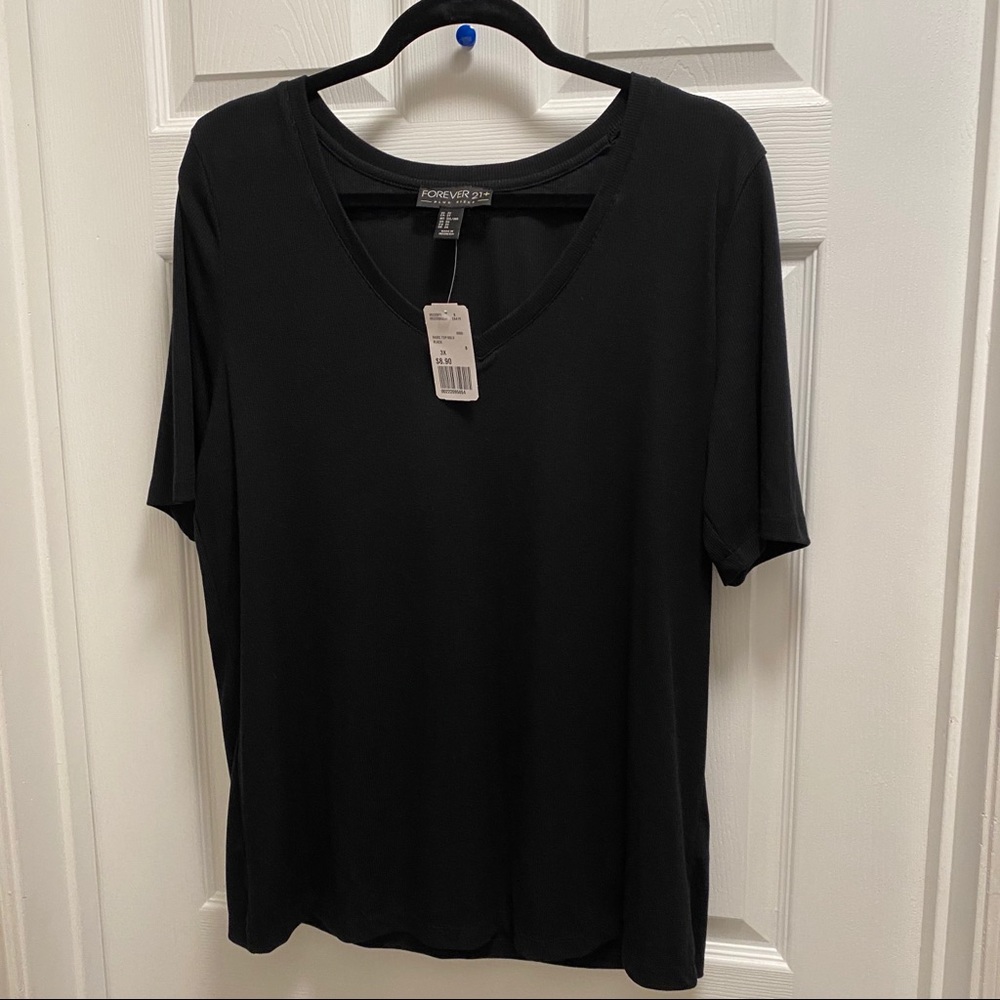 *BNWT* Basic Black Short Sleeved Top